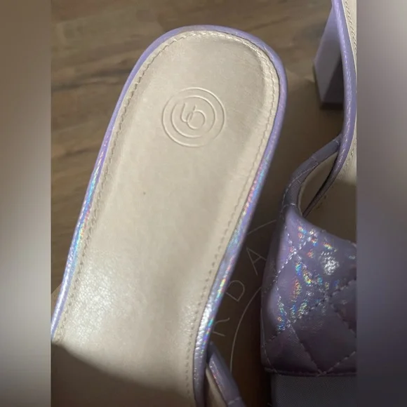 URBAN OUTFITTERS-NWT/Box Women's Quilted Lavender Sandals - Picture 5 of 16